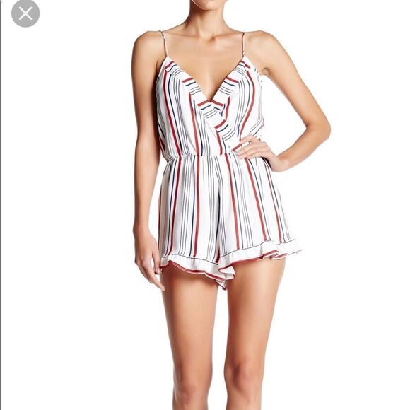 Tularosa Amelia Striped Shorts‎ Romper - Picture 1 of 8